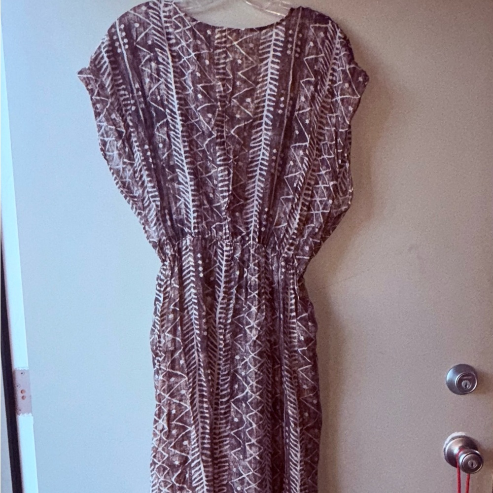Elan Geometric Brown and White Vneck A-line wrap maxi dress - Picture 10 of 10